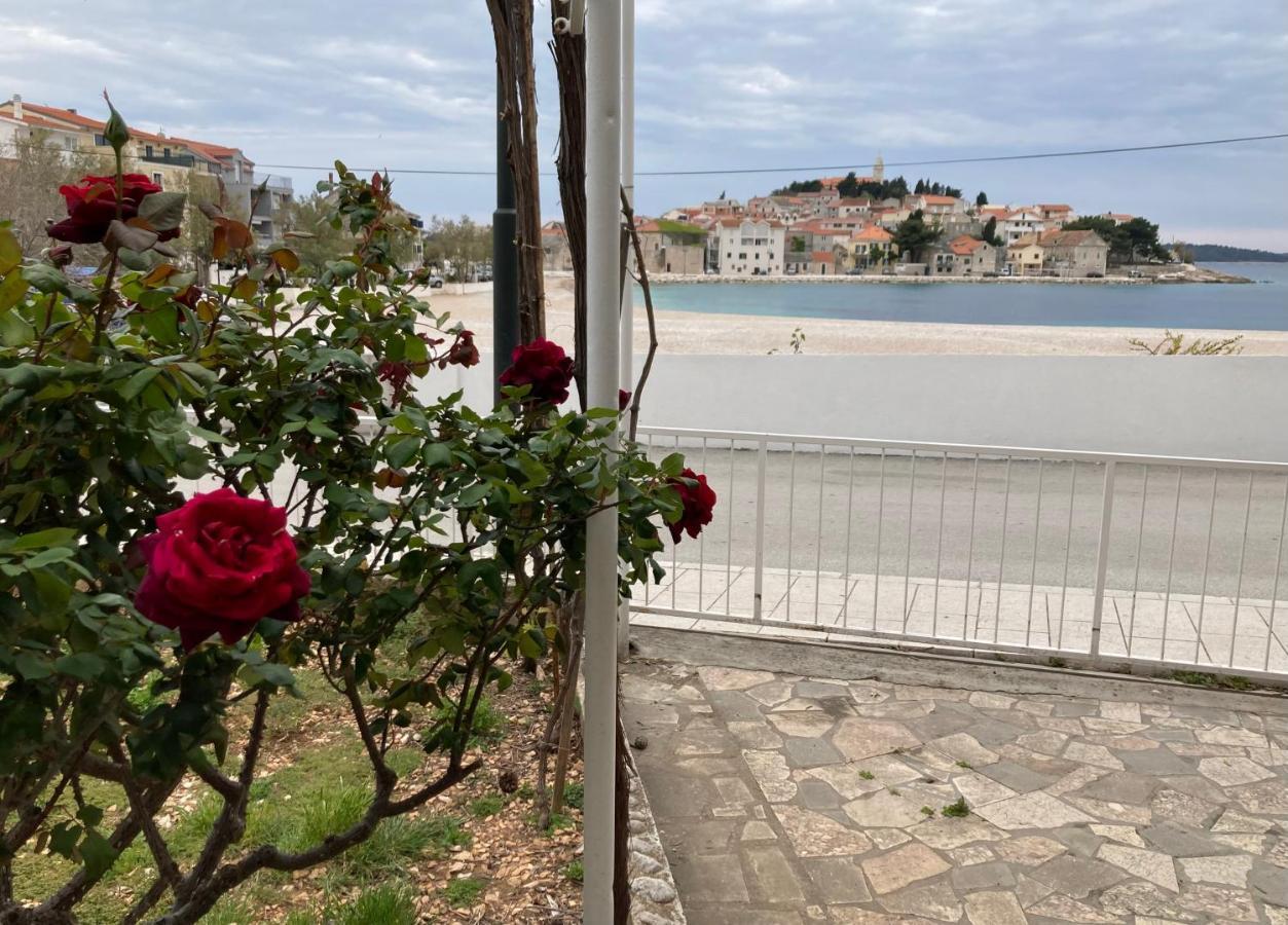 Rooms 22 - Beachfront Primošten Exterior foto